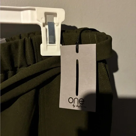 NWT Army Green Joggers - Picture 5 of 6